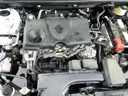 Used 2025 Toyota RAV4 XLE FWD image 12