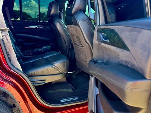 Used 2017 Cadillac Escalade Platinum image 17