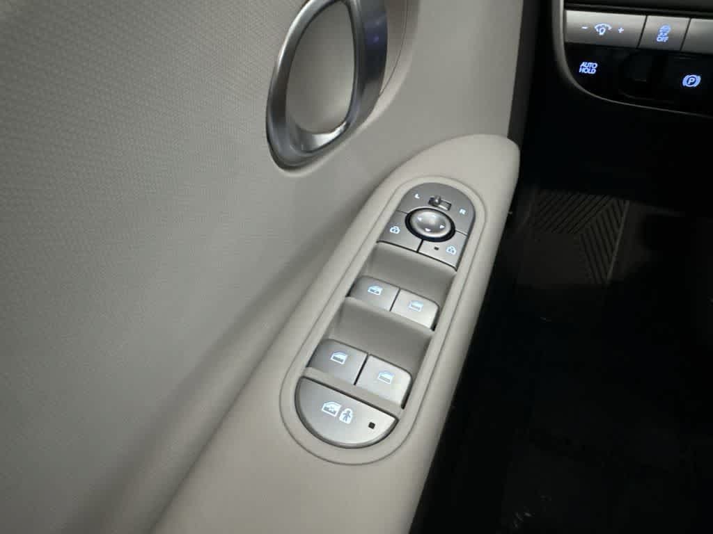 Used 2024 Hyundai Ioniq 5 SE AWD/4WD image 19