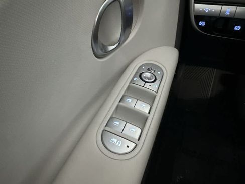 Used 2024 Hyundai Ioniq 5 SE AWD/4WD image 19
