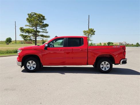 Used 2025 Chevrolet Silverado 1500 LT image 4