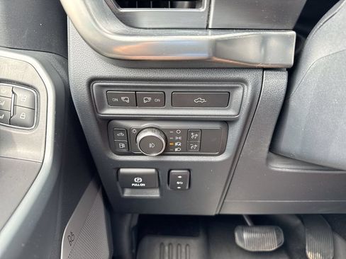 Used 2022 Ford F150 Lariat w/ Equipment Group 502A High AWD/4WD image 19