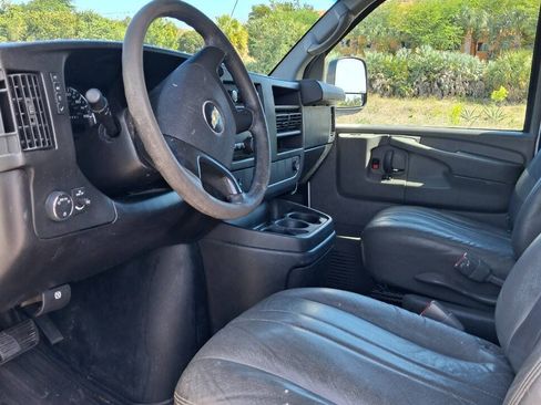 Used 2014 Chevrolet Express 1500 RWD image 10