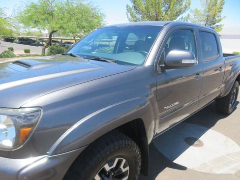 Used 2014 Toyota Tacoma 4x4 Double Cab w/ TRD Sport Package image 8
