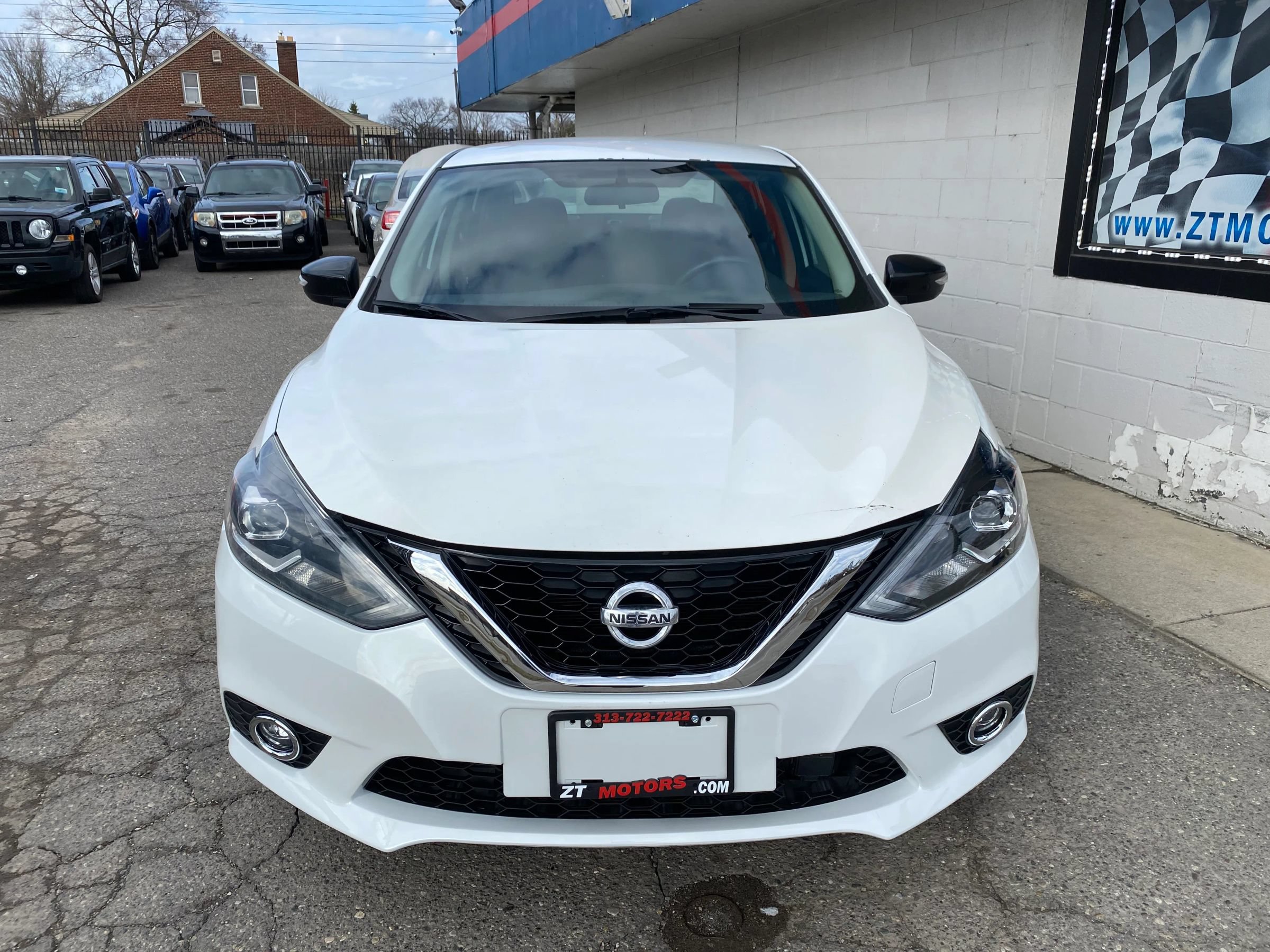 Used 2018 Nissan Sentra SR w/ SR Midnight Edition Package FWD image 5