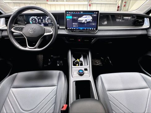 Certified 2026 Volkswagen Tiguan SE AWD/4WD image 10