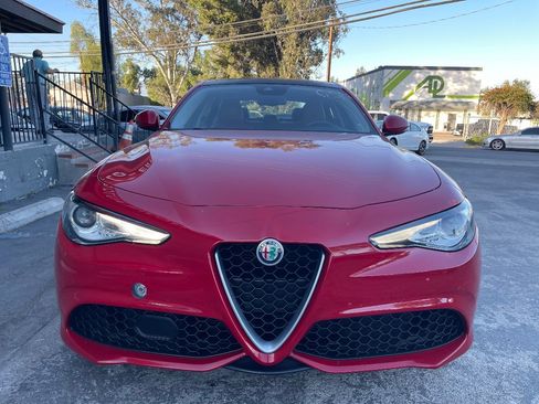 Used 2017 Alfa Romeo Giulia w/ Sport Appearance Package image 2