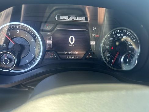 Used 2024 RAM 1500 Laramie AWD/4WD image 6