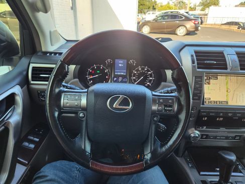 Used 2017 Lexus GX 460 Premium w/ Premium Package AWD/4WD image 19