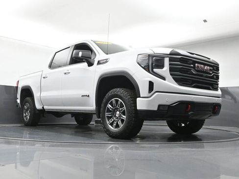 Used 2025 GMC Sierra 1500 AT4 image 24