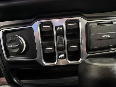 Used 2023 Jeep Wrangler Unlimited Sport AWD/4WD image 17