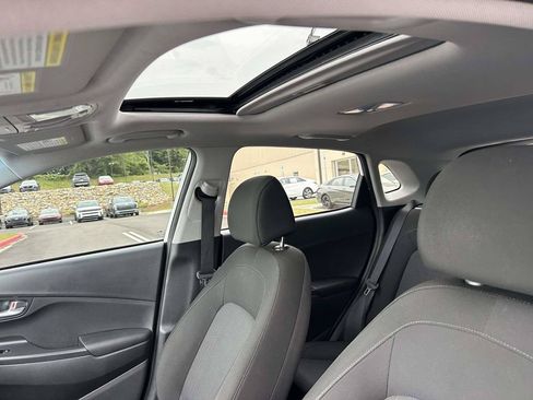 Used 2022 Hyundai Kona SEL w/ Convenience Package FWD image 13