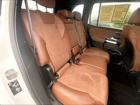 Used 2025 Mercedes-Benz GLB 250 image 23