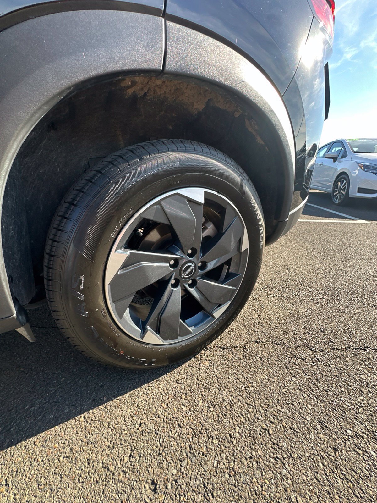 Certified 2025 Nissan Rogue SV AWD/4WD image 9