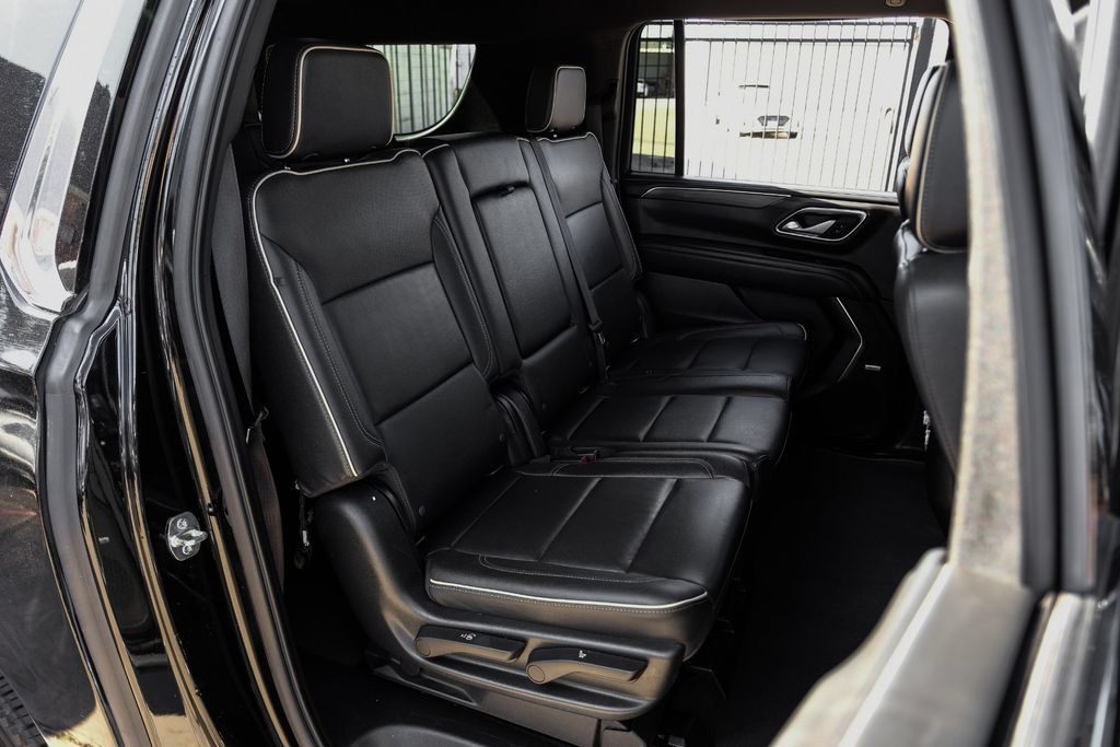 Used 2022 GMC Yukon XL SLT AWD/4WD image 39