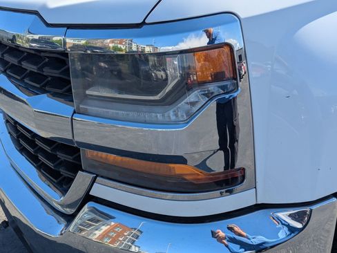 Used 2018 Chevrolet Silverado 1500 LT AWD/4WD image 13