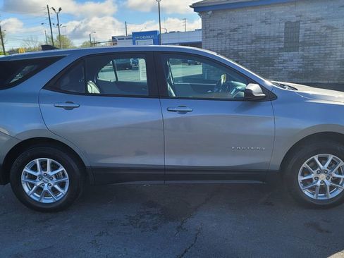 Used 2023 Chevrolet Equinox LS AWD/4WD image 14