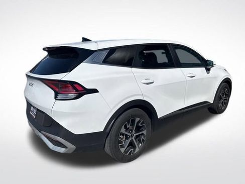 Used 2024 Kia Sportage EX image 4