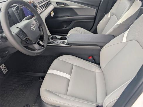 New 2026 Toyota Camry SE FWD image 4