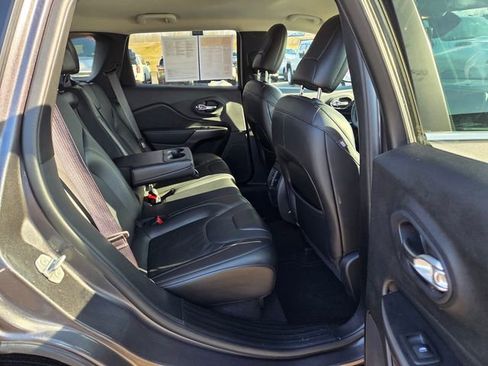 Used 2020 Jeep Cherokee Limited image 15