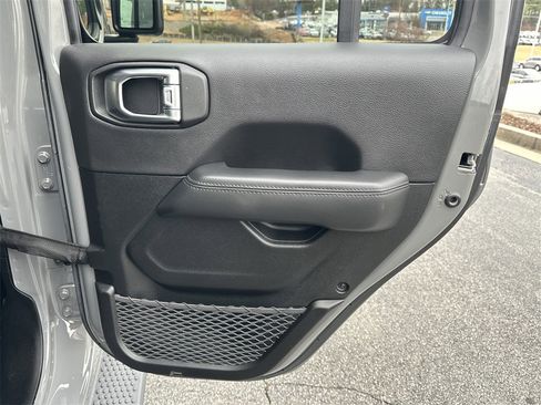 Used 2023 Jeep Wrangler Altitude image 16