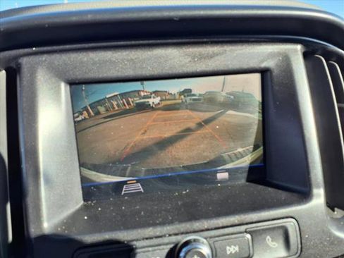 Used 2022 Chevrolet Colorado W/T w/ WT Convenience Package image 10