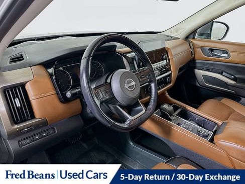 Used 2023 Nissan Pathfinder Platinum AWD/4WD image 13