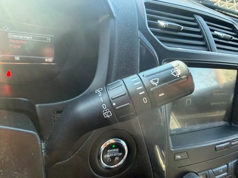 Used 2019 Ford Explorer XLT w/ Equipment Group 202A AWD/4WD image 17