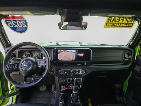 Used 2025 Jeep Wrangler Unlimited Rubicon 392 AWD/4WD image 25