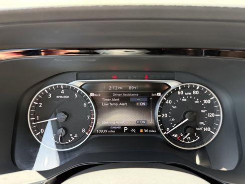 Used 2025 Nissan Pathfinder SV w/ SV Premium Package FWD image 21