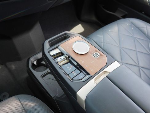 Used 2023 BMW iX M60 AWD/4WD image 19