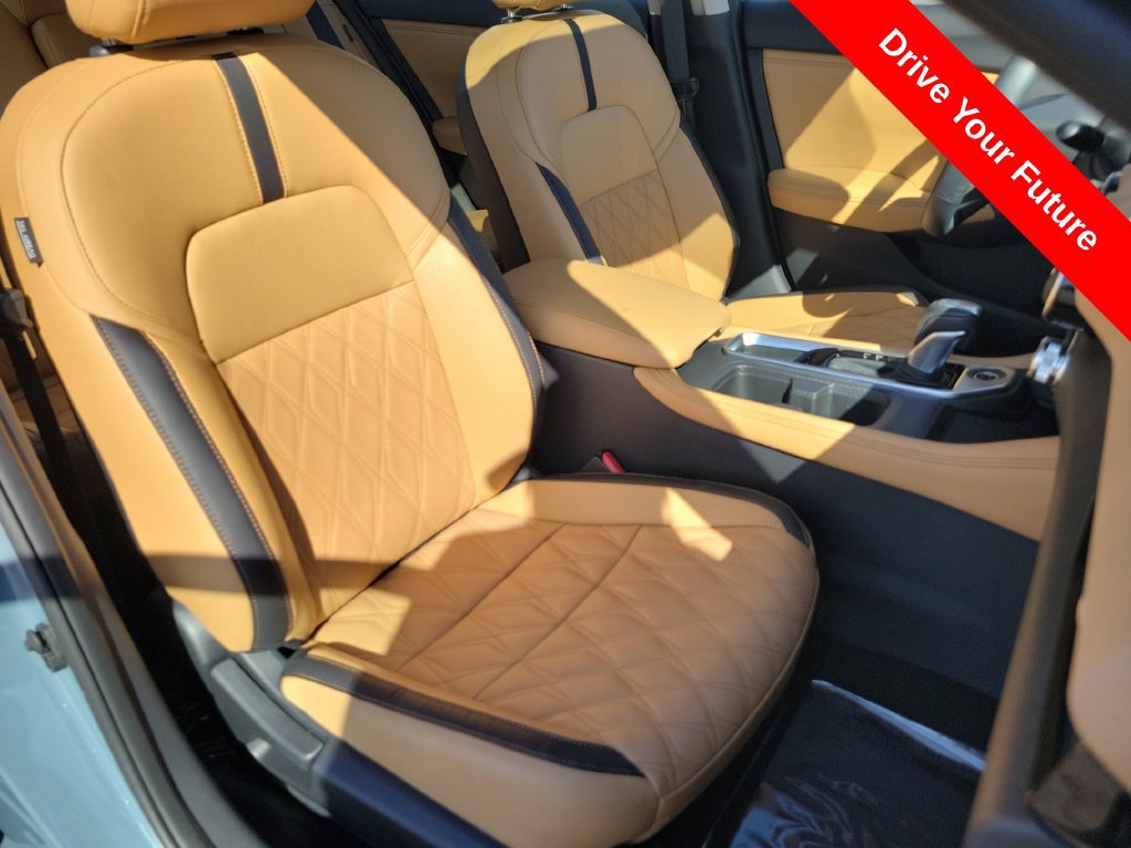 Used 2025 Nissan Sentra SV w/ SV Premium Package FWD image 23