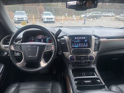 Used 2018 GMC Yukon Denali w/ Open Road Package image 15