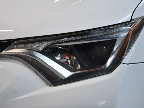 Used 2017 Toyota RAV4 XLE FWD image 11