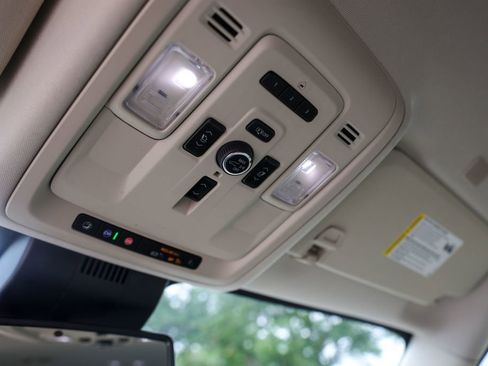 Used 2023 GMC Yukon Denali RWD image 24