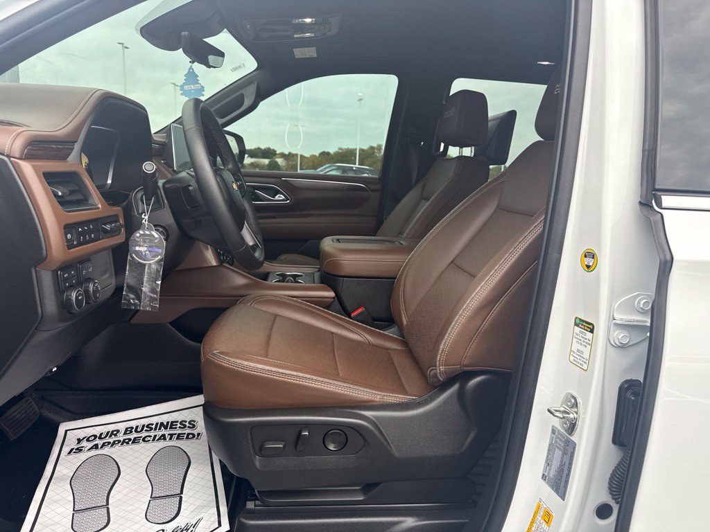 Used 2023 Chevrolet Tahoe High Country AWD/4WD image 5
