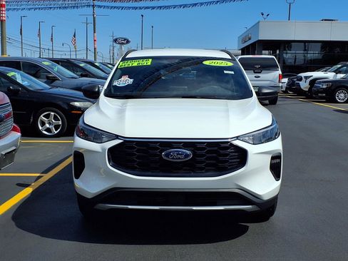 Used 2025 Ford Escape ST-Line w/ Cold Weather Package AWD/4WD image 23