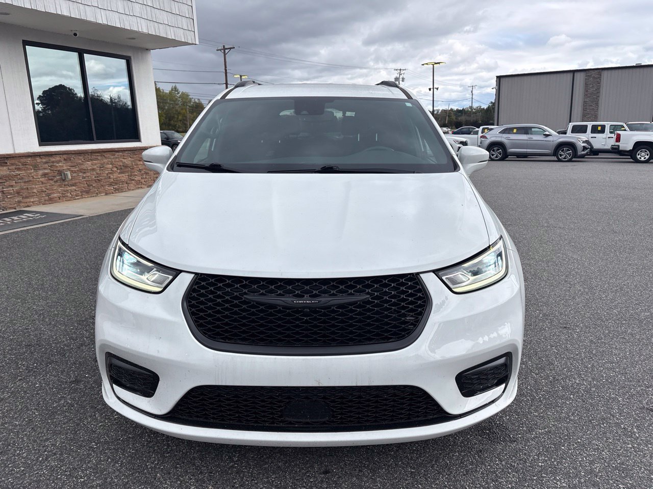 Used 2021 Chrysler Pacifica Touring w/ S Appearance Package FWD image 10