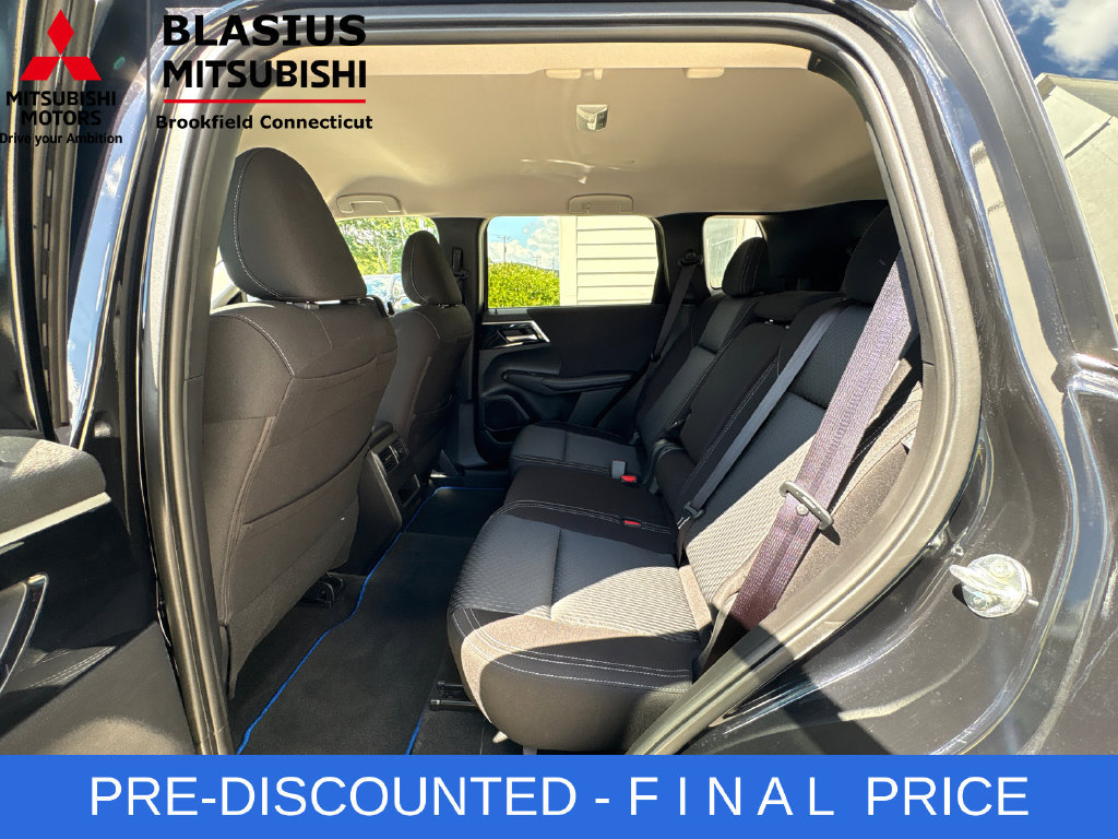 Used 2025 Mitsubishi Outlander ES AWD/4WD image 36