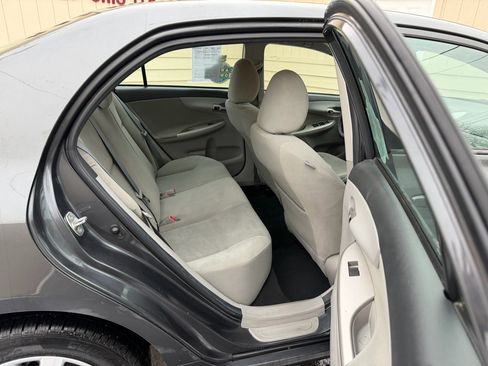 Used 2012 Toyota Corolla LE image 4