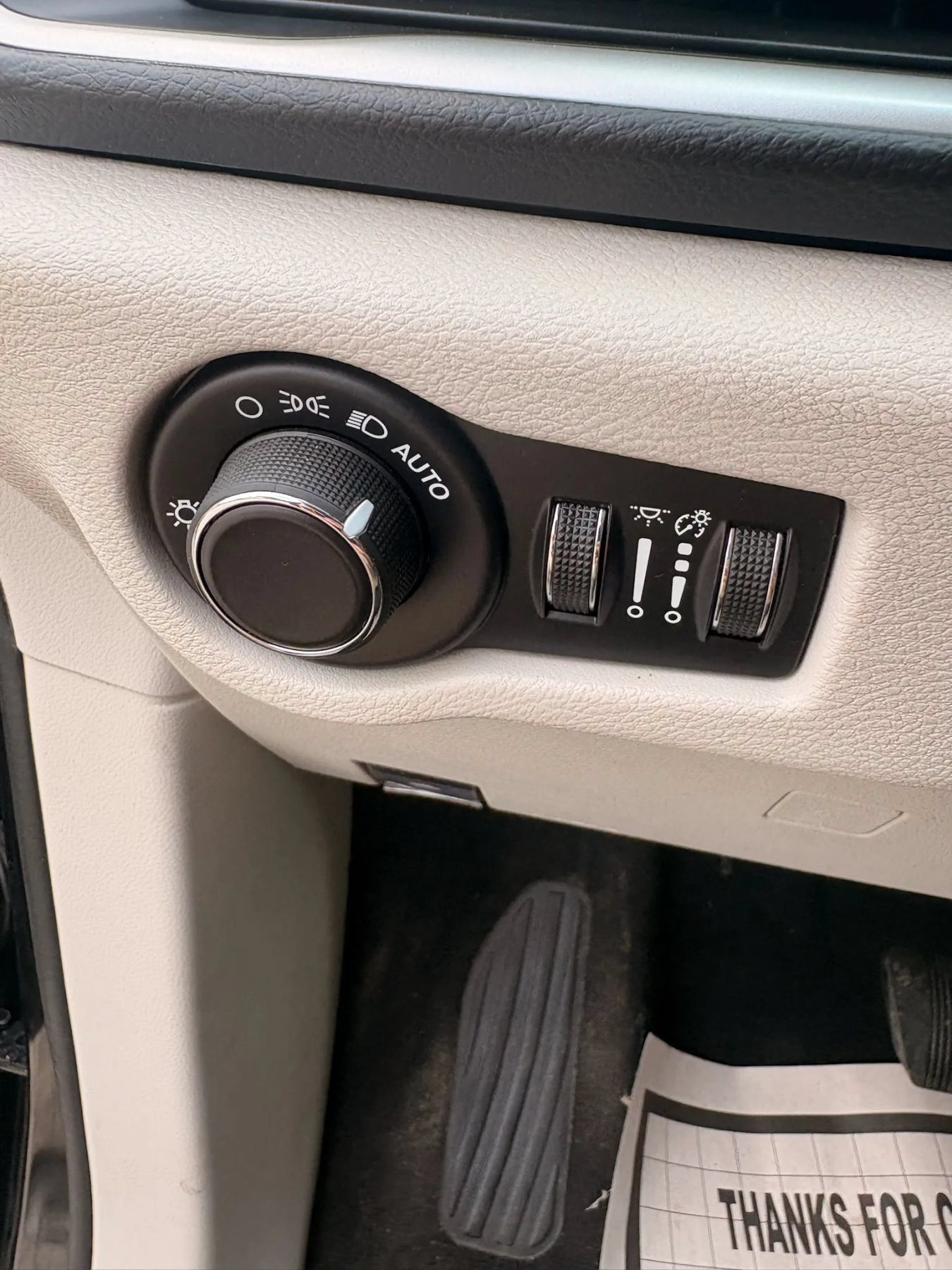Used 2020 Chrysler Voyager LX w/ Cold Weather Group FWD image 19