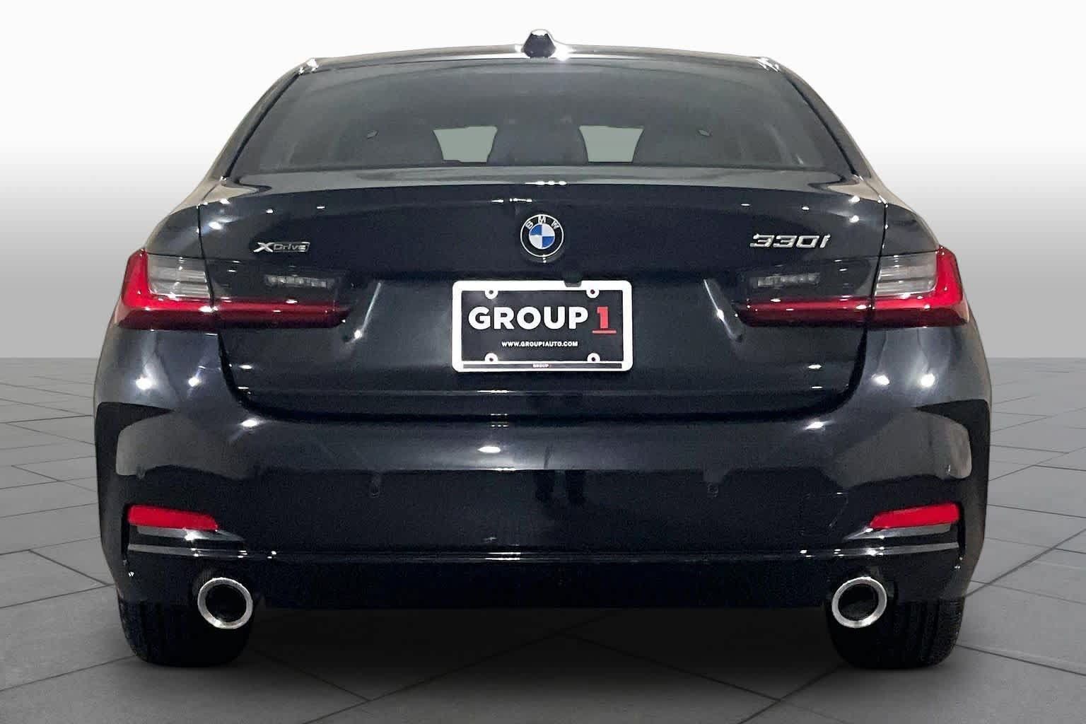 Used 2023 BMW 330i xDrive Sedan w/ Premium Package AWD/4WD image 4