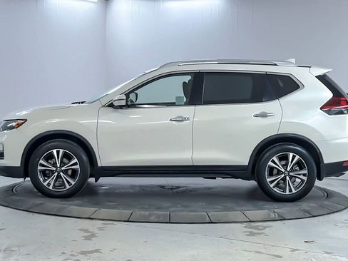 Used 2019 Nissan Rogue SV w/ Sun & Sound Touring Package image 5
