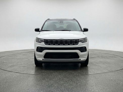 Used 2025 Jeep Compass Limited AWD/4WD image 2