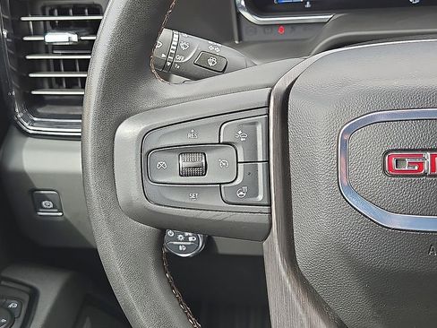 Used 2025 GMC Sierra 2500 AT4 w/ AT4 Preferred Package image 18