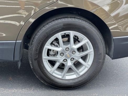 Used 2024 Chevrolet Equinox LT w/ LPO, Floor Liner Package FWD image 7