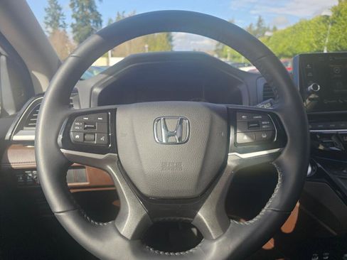 Used 2025 Honda Odyssey Touring image 25