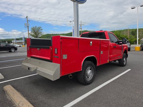 Used 2024 Ford F350 XL AWD/4WD image 3