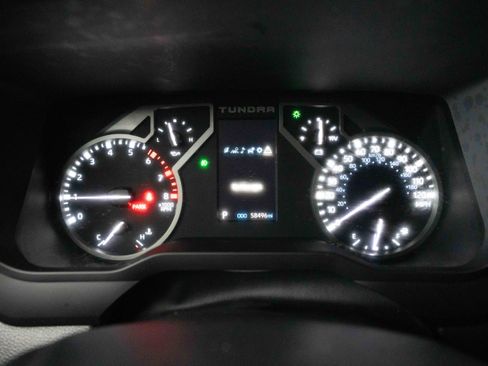 Used 2022 Toyota Tundra SR5 w/ Convenience Package image 16