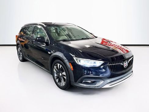 Used 2018 Buick Regal Preferred w/ Sights and Sounds Package image 3